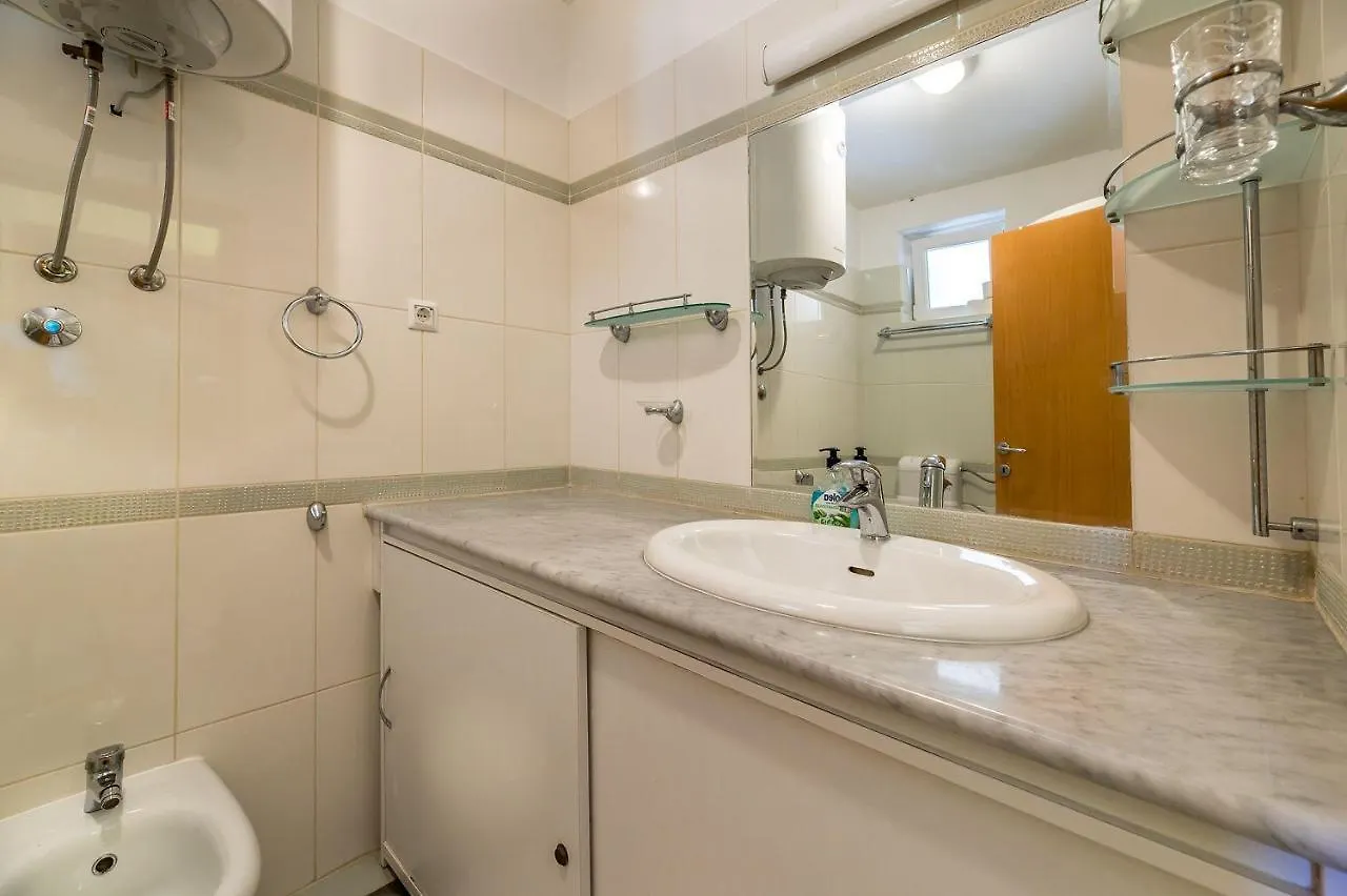 Apartment 350 Meter Bis Zum Tollen Langen Strand In Baska
